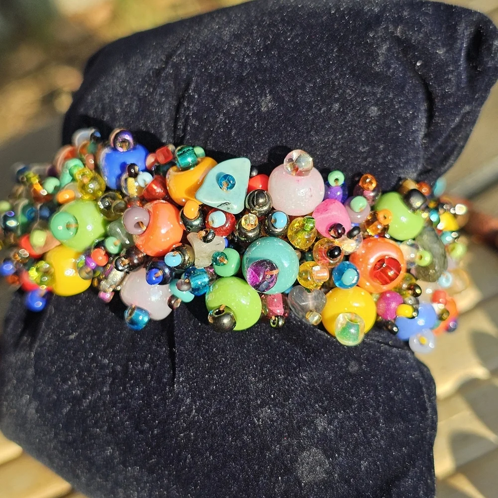 Handmade beaded bracelet - Picture 4 of 7